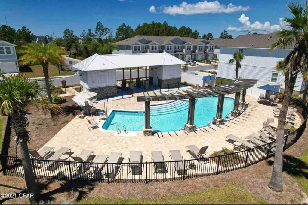 Entire Home- Gorgeous 3Br Townhome Pool, Grill, Washer, Dryer, 2 Free Drive Up Spaces Sleeps 6 Close To Everything Pcb! Panama Stadt Exterior foto